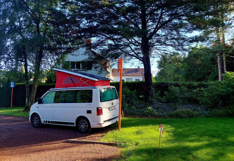 Camper op camperplaats Dilbeek