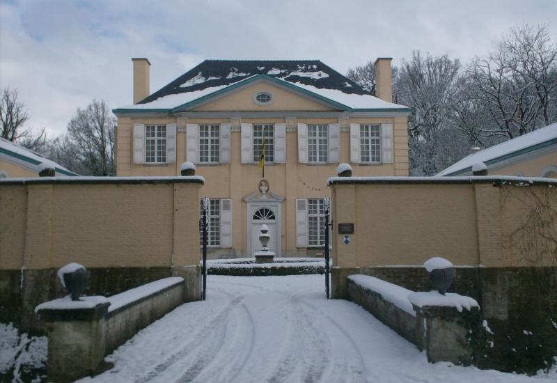 kasteel La Motte in de sneeuw