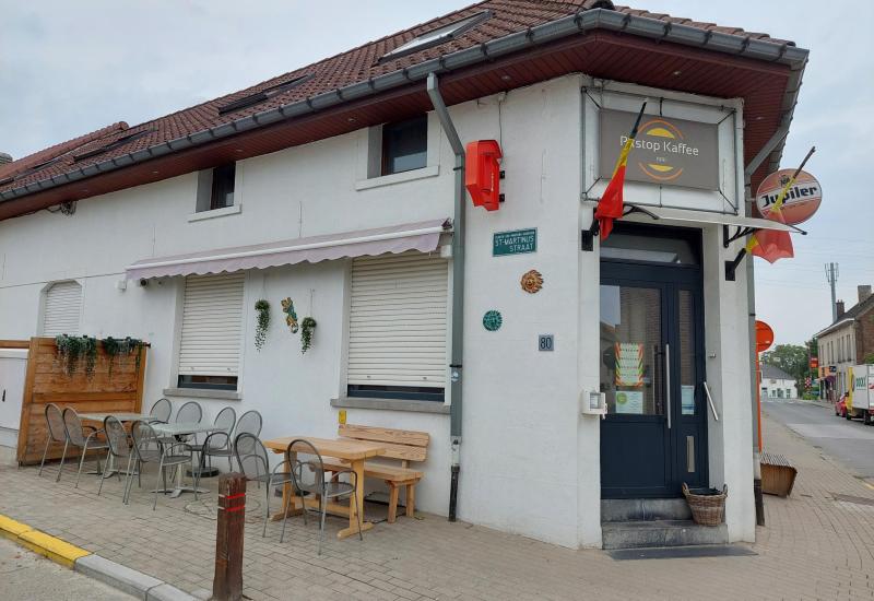 voorgevel pistop kaffee