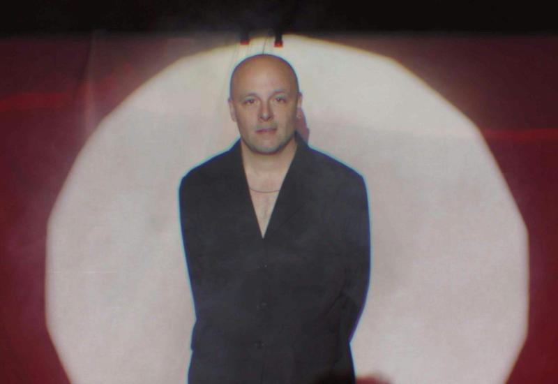 Johannes maakt contact - Johannes is zijn naam © onbekend Johannes maakt contact - Johannes is zijn naam © onbekend
