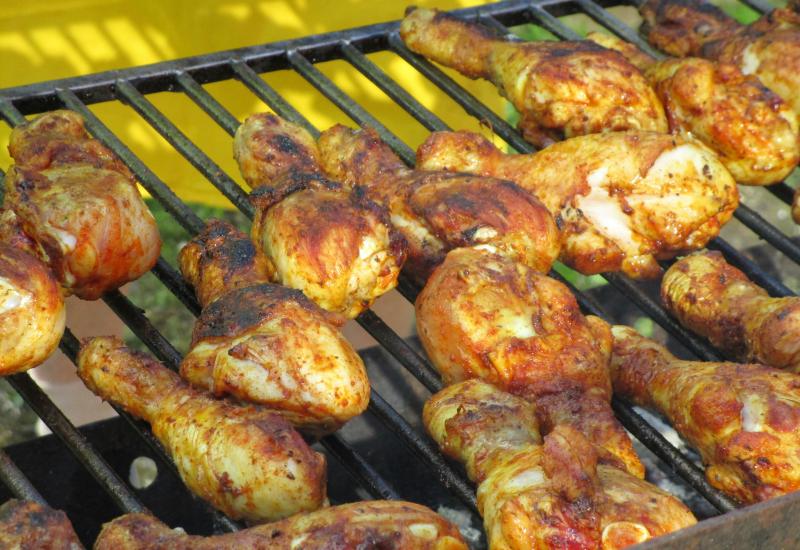 Samen aan de grill. © all rights reserved