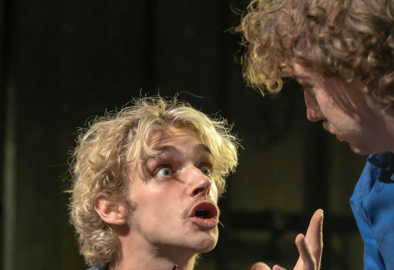 Blauw (of iets voor aan de muur) - Compagnie Gérard & Els Dottermans © Johan Pijpops