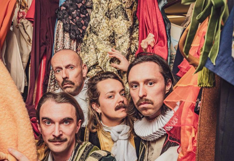 A comedy of errors - Laura De Geest, Günther Lesage, Thomas Claessens en Hendrik Kegels © onbekend