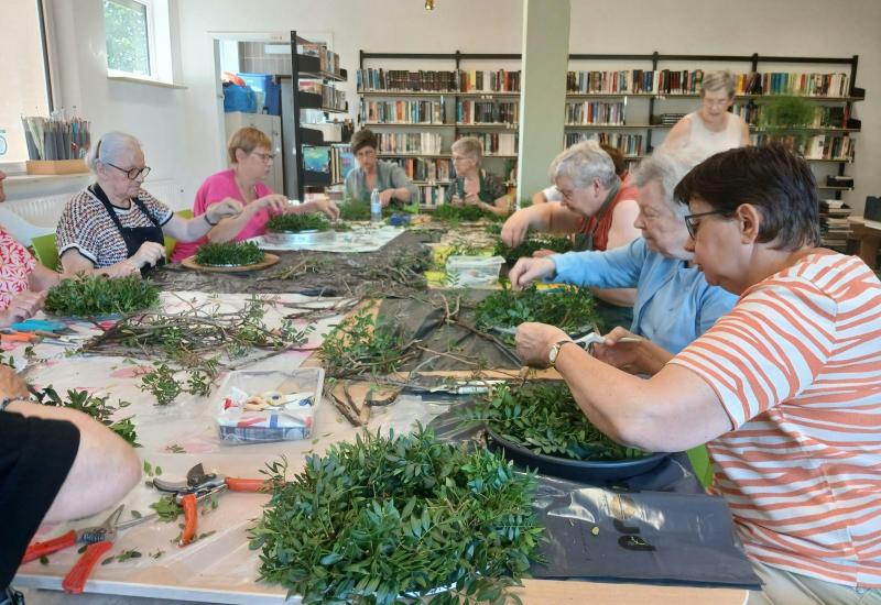 Bloemschikken i.s.m. 't Woonhuys © TOW