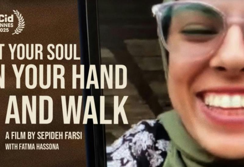 Put your soul on your hand and walk - Sepideh Farsi © onbekend